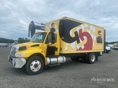 2006 International 4300 SBA 4x2 Van Truck