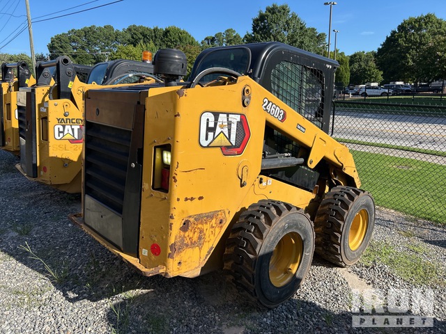 MINI CARGADOR SOBRE RUEDAS 2022 CATERPILLAR 246D3