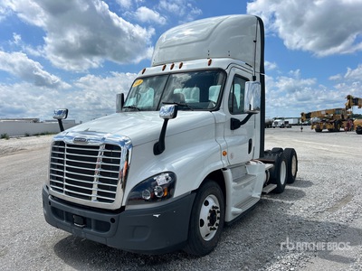 2018 Freightliner Cascadia 125 T/A Day Cab Truck Tractor