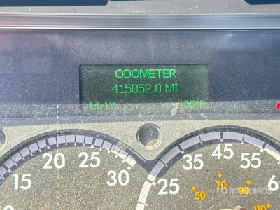 2016 Freightliner Cascadia 113 6x4 T/A Day Cab Truck Tractor
