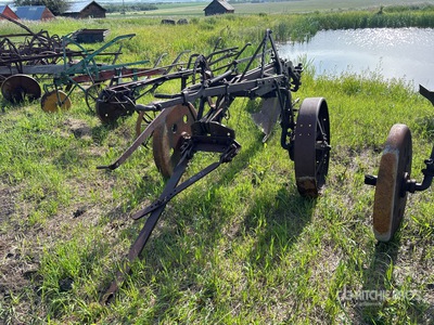 1 Bottom Breaking Plow