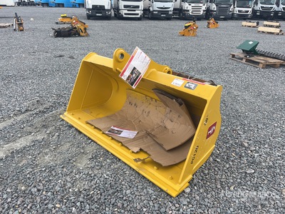 2025 Hongwing PC120 1760 mm Cleanup Excavator Bucket (Unused)