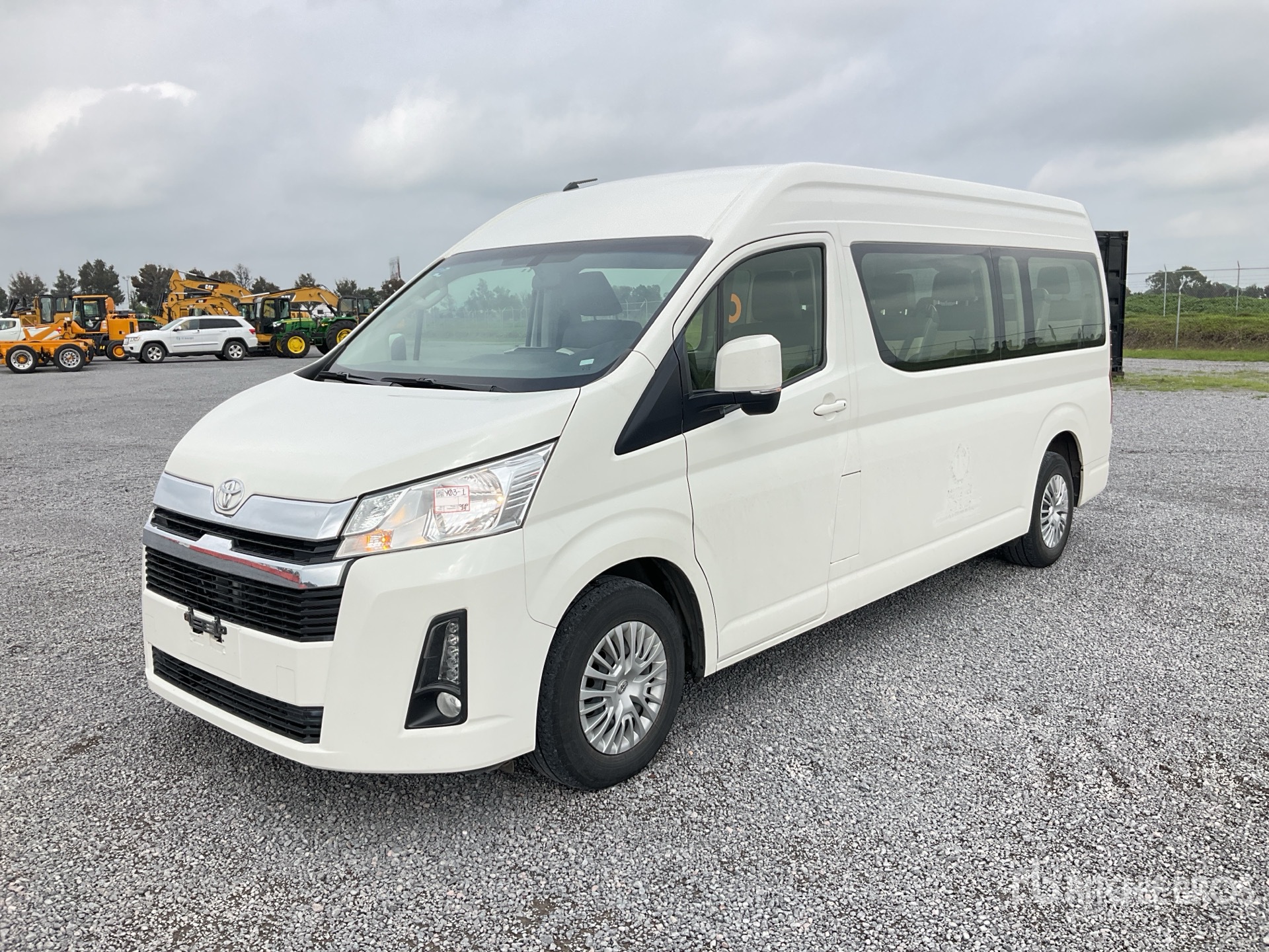 2020 Toyota Hiace Minibus / 12 Passenger Van