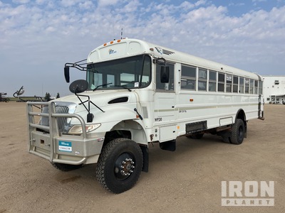 2009 International PC105CE 4x4 32-Seat Crew Carrier Bus
