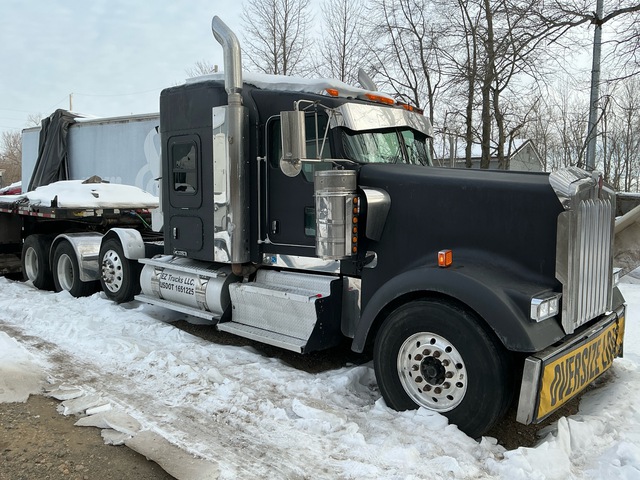 2012 Kenworth W900 8x4 Tri/A Sleeper Truck Tractor