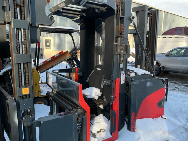 2022 PMH EK 1200 2640 lb Swing Reach Electric Forklift (Inoperable)