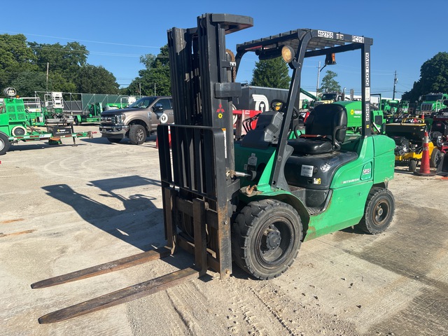 2012 Mitsubishi FG30N