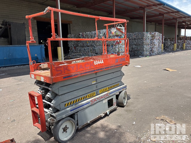 ELEVADOR TIJERA SKYJACK SJIII3226