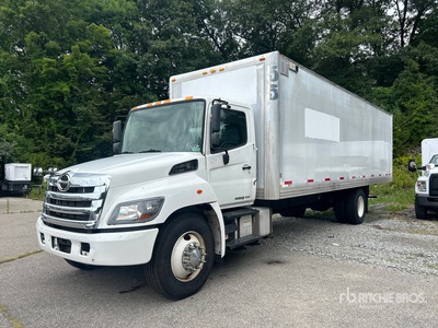 2020 Hino 268 4x2 شاحنة فان