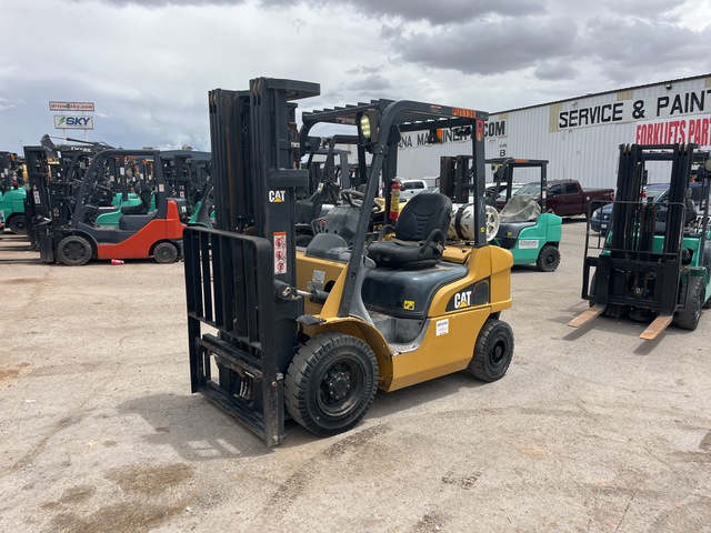 2016 Cat GP20N Pneumatic Tire Forklift