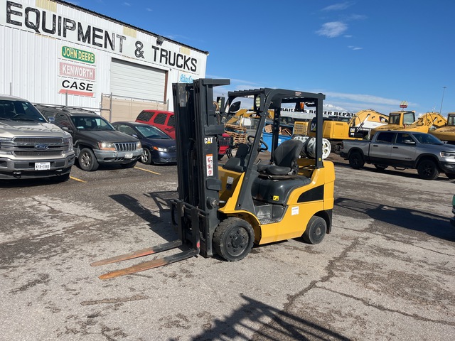 2018 Cat 2C5000 4750 lb Cushion Tire Forklift