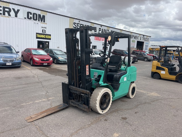 2017 Mitsubishi FG30N 5500 lb Pneumatic Tire Forklift