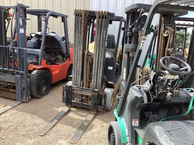 2002 Yale GLC060TGNUA0084 4850 lb Cushion Tire Forklift