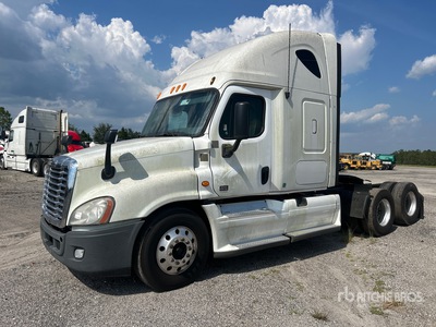 2013 Freightliner Cascadia 125 6x4 T/A Sleeper Truck Tractor