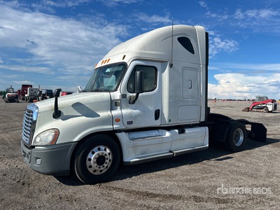 2013 Freightliner Cascadia 125 6x4 T/A Sleeper Truck Tractor