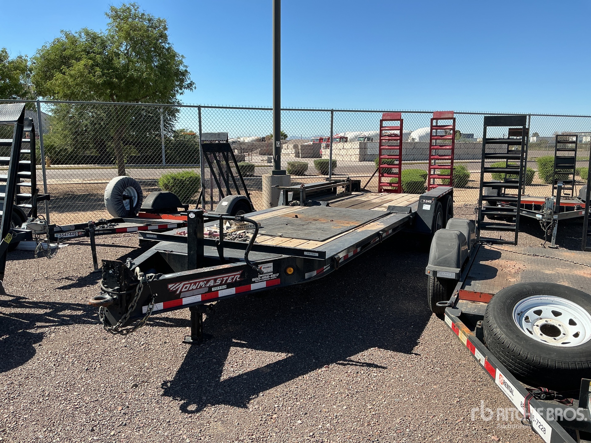 2022 Towmaster T-24D 23 ft T/A مقطورة معدات