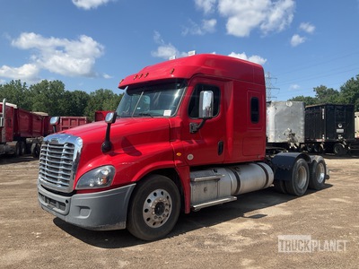 2018 Freightliner Cascadia 125 6x4 T/A Sleeper Truck Tractor