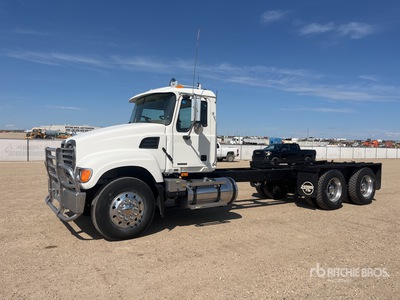 2006 Mack 700 Cab and Chassis
