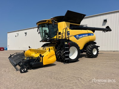 2018 New Holland CR8.90 Combine Harvester