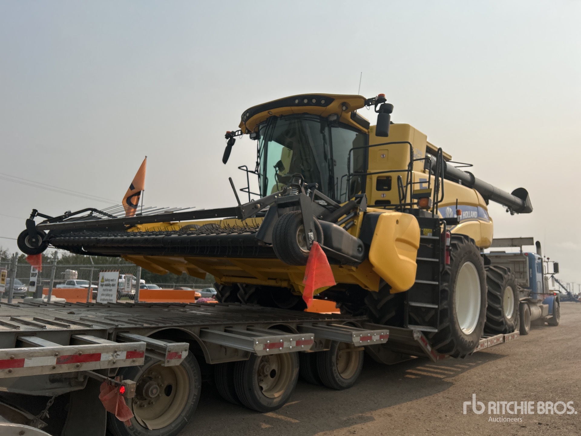 2018 New Holland CR8.90 Combine Harvester