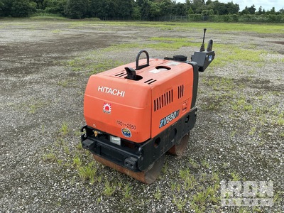 2013 年 Hitachi ZV550W Walk Behind Roller