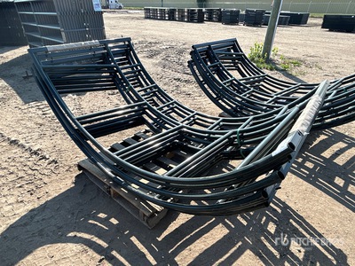 Quantity of (2) BYT Slant Bar 家畜用フィーダー (Unused)