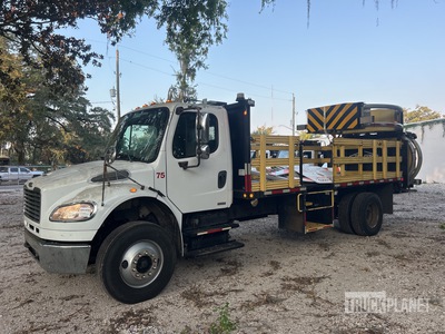 2009 Freightliner M2 4x2 Attenuator Truck
