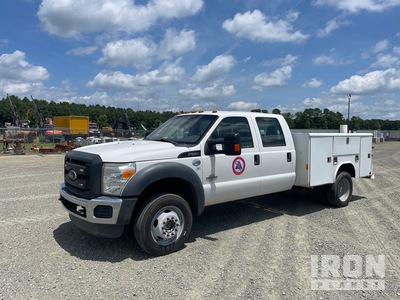 2016 Ford F-550 XL 4x4 Crew Cab Autocarro di servizio