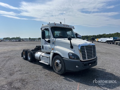2015 Freightliner Cascadia 125 6x4 トラックトラクター（T/A） (Inoperable)