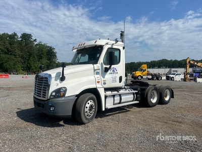 2015 Freightliner Cascadia 125 6x4 T/A Day Cab Truck Tractor (Inoperable)