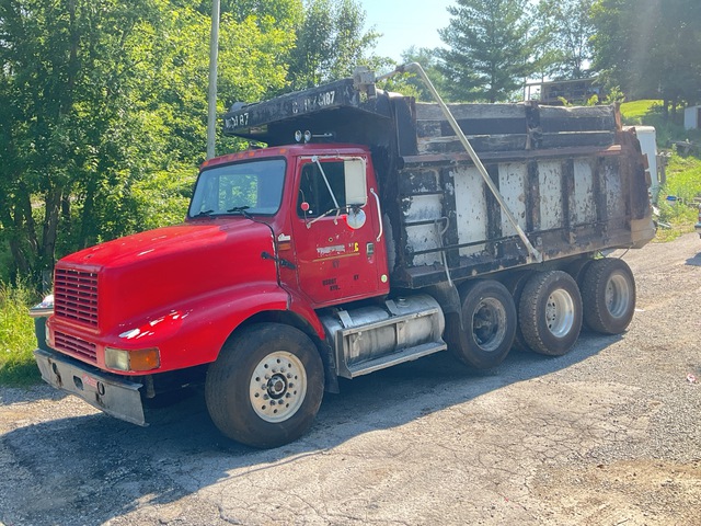2000 International 2674 8x4 Tri/A Dump Truck 2000 International 2674 8x4 Tri/A Dump Truck