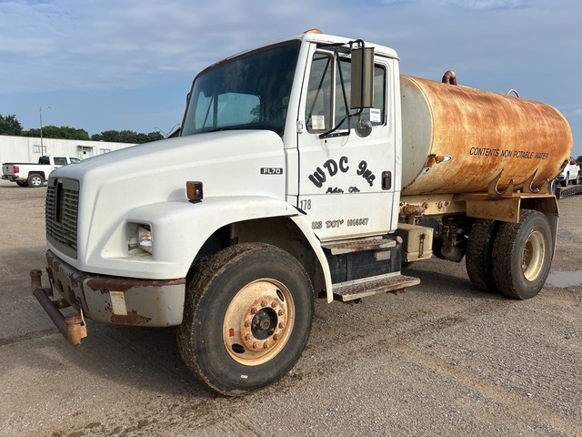 2000 Freightliner FL70 4x2 Water Truck