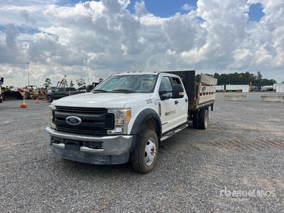 2017 Ford F-550 XL 4x4 Crew Cab Ciężarówka z płaską platformą