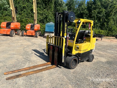 2019 Hyster S100FTBCS 10100 lb Cushion Tire Montacargas