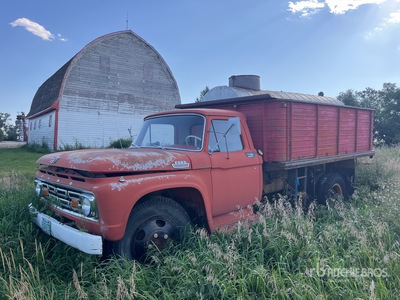 Ford F500 Grain Truck (Inoperable)
