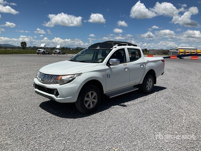 2016 Mitsubishi L200 4x4 Crew Cab Camioneta / Pickup