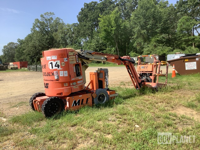 ELEVADOR ARTICULADO JLG E300AJ