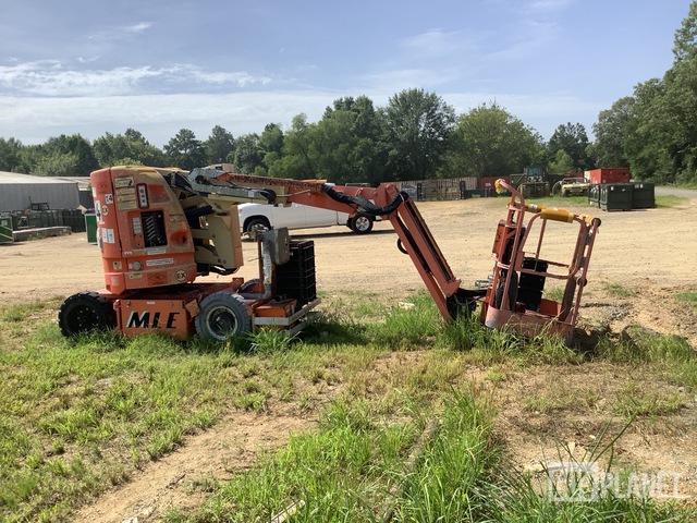 ELEVADOR ARTICULADO JLG E300AJ