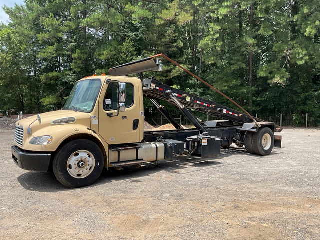 2014 Freightliner M2 106 4x2 Roll-Off Truck 2014 Freightliner M2 106 4x2 Roll-Off Truck