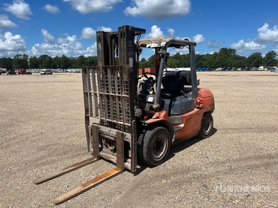 2011 Toyota 7FGU35 7000 lb Forklift