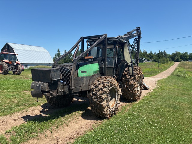 2001 Valtra X120 4WD Articulated Tractor /w Kesla 20SHII Harvester 2001 Valtra X120 4WD Articulated Tractor /w Kesla 20SHII Harvester