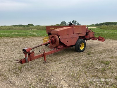 1981 New Holland 315 مكبس مربع