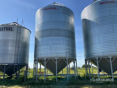 Meridian +/- 9600 bu Hopper Getreidebehälter