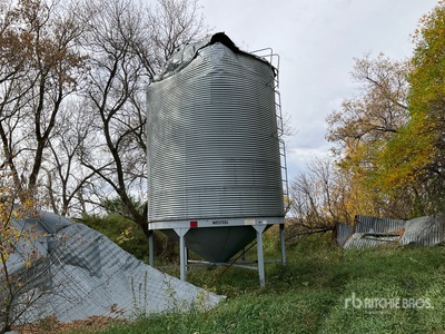 Westeel +/- 2250 bu 6 Ring Hopper Grain Bin