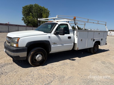 2007 Chevrolet Silverado 3500HD 4x2 Utility Truck