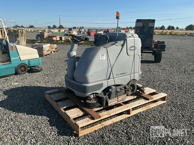 Advance Condor X4830C Floor Scrubber