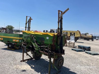 Damax SP512 Fertilizer Spreader