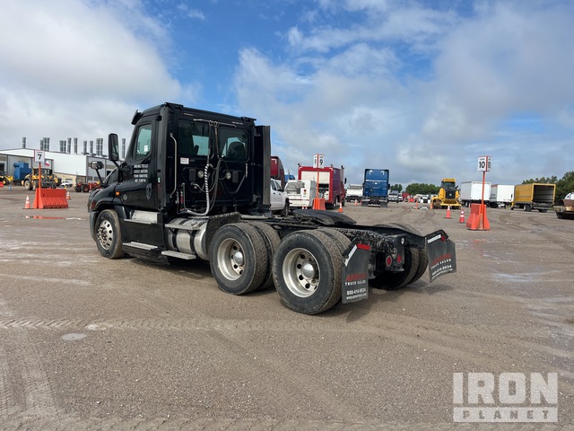 CAMIóN CAMAROTE 2016 FREIGHTLINER