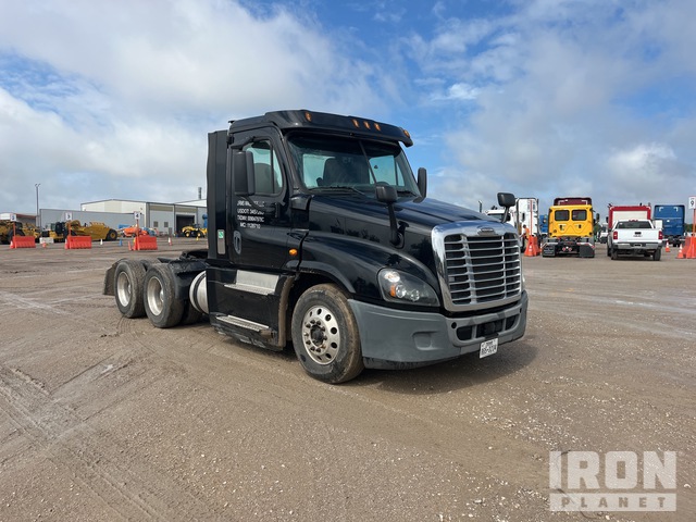 CAMIóN CAMAROTE 2016 FREIGHTLINER