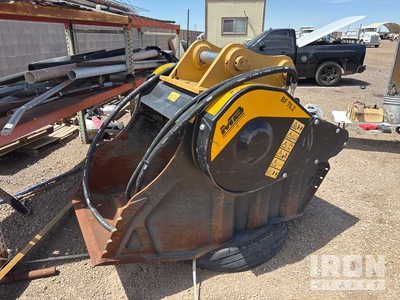 2022 MG BF70 33 in Crusher Bucket - Fits Cat 320